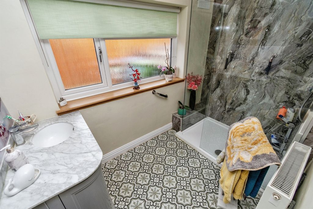 Additional image 8 of 3 bed detached bungalow for saleMount Avenue, Hednesford, Cannock WS12