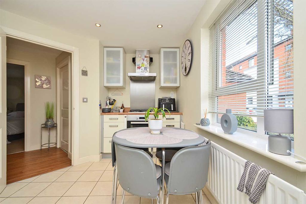 Additional image 5 of 2 bed flat for salePear Tree Close, Lichfield WS14