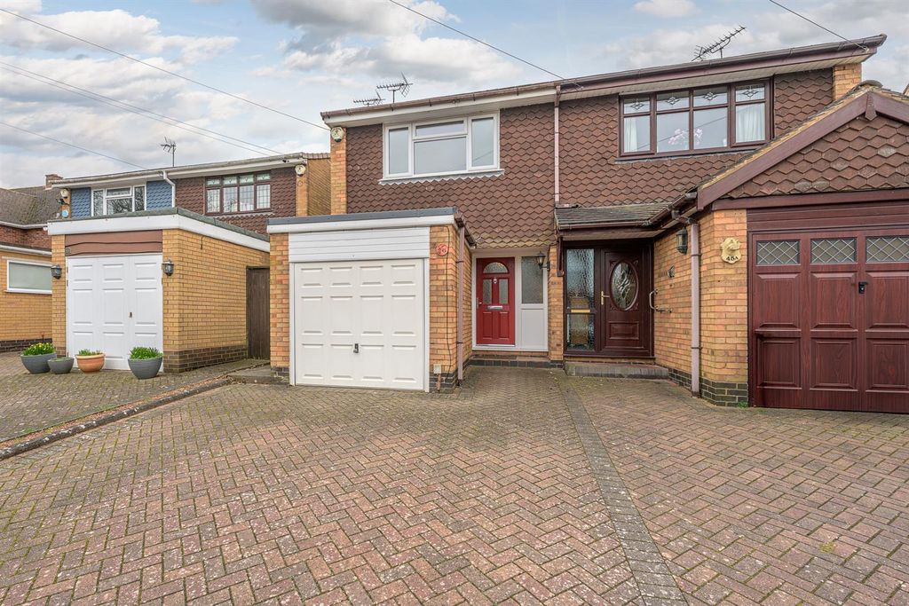 3 bed semi-detached house for saleVictoria Street, Wall Heath, Kingswinford DY6