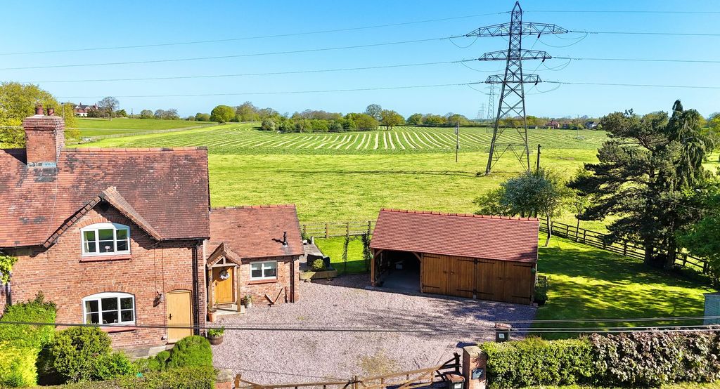 3 bed semi-detached house for saleMill Lane, Blakenhall CW5