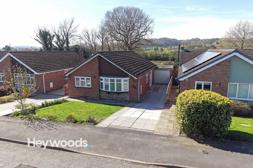 2 bed detached bungalow for saleThe Bridle Path, Madeley CW3