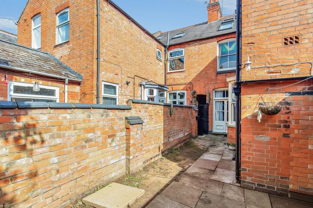 Additional image 16 of 4 bed town house for saleBeaconsfield Road, Leicester, Leicestershire LE3