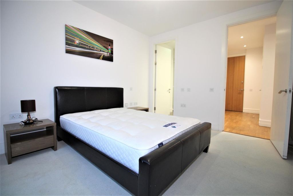 Additional image 4 of 2 bed flat for saleThe Quad, Highcross Street, Leicester LE1