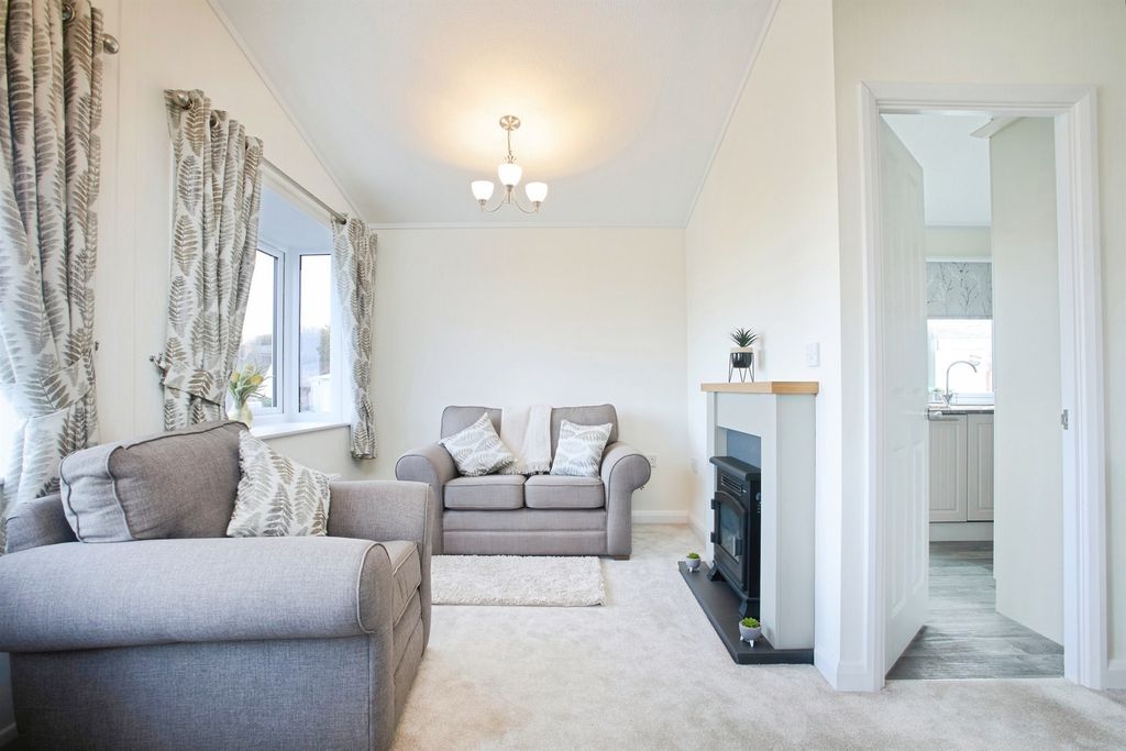 Additional image 4 of 2 bed mobile/park home for saleHolders Road, Amesbury, Salisbury SP4