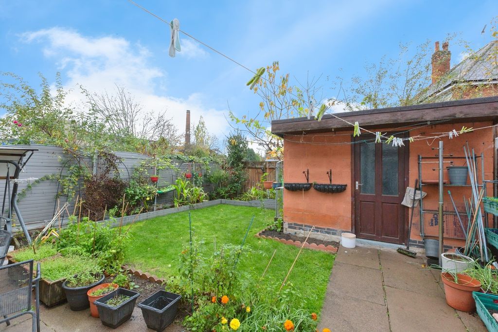 Additional image 12 of 5 bed semi-detached house for saleChesterfield Road, Leicester, Leicestershire LE5