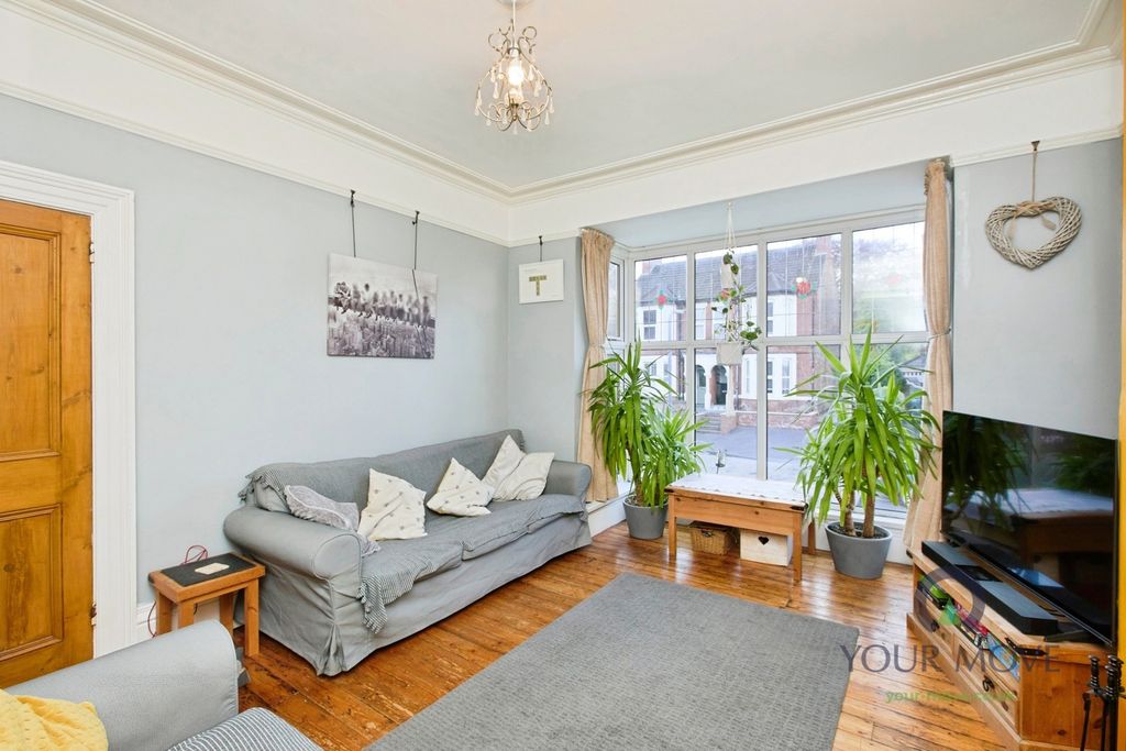 Additional image 3 of 4 bed semi-detached house for saleScalpcliffe Road, Burton-On-Trent, Staffordshire DE15