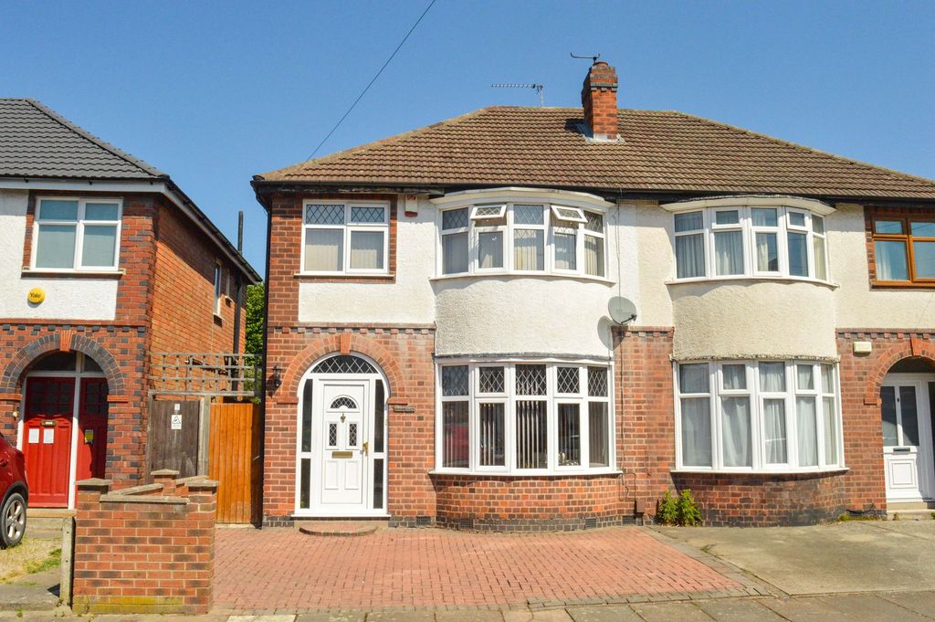 3 bed semi-detached house for saleGainsborough Road, Knighton, Leicester LE2
