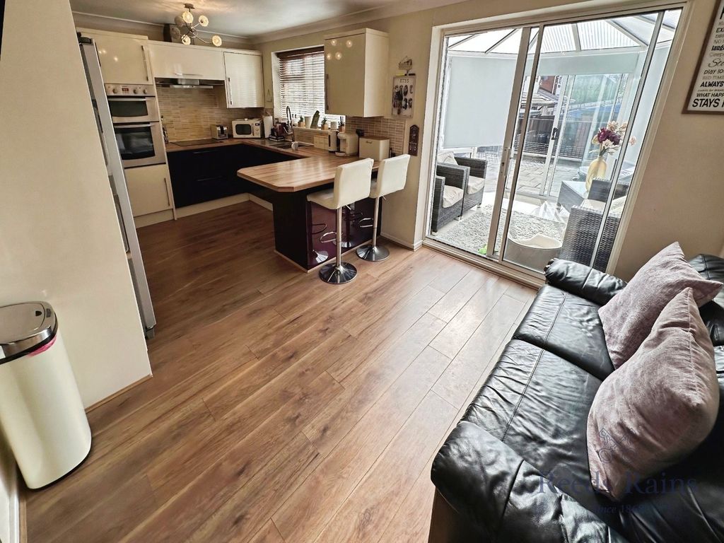 Additional image 7 of 4 bed detached house for saleFairoak Road, Newcastle, Staffordshire ST5