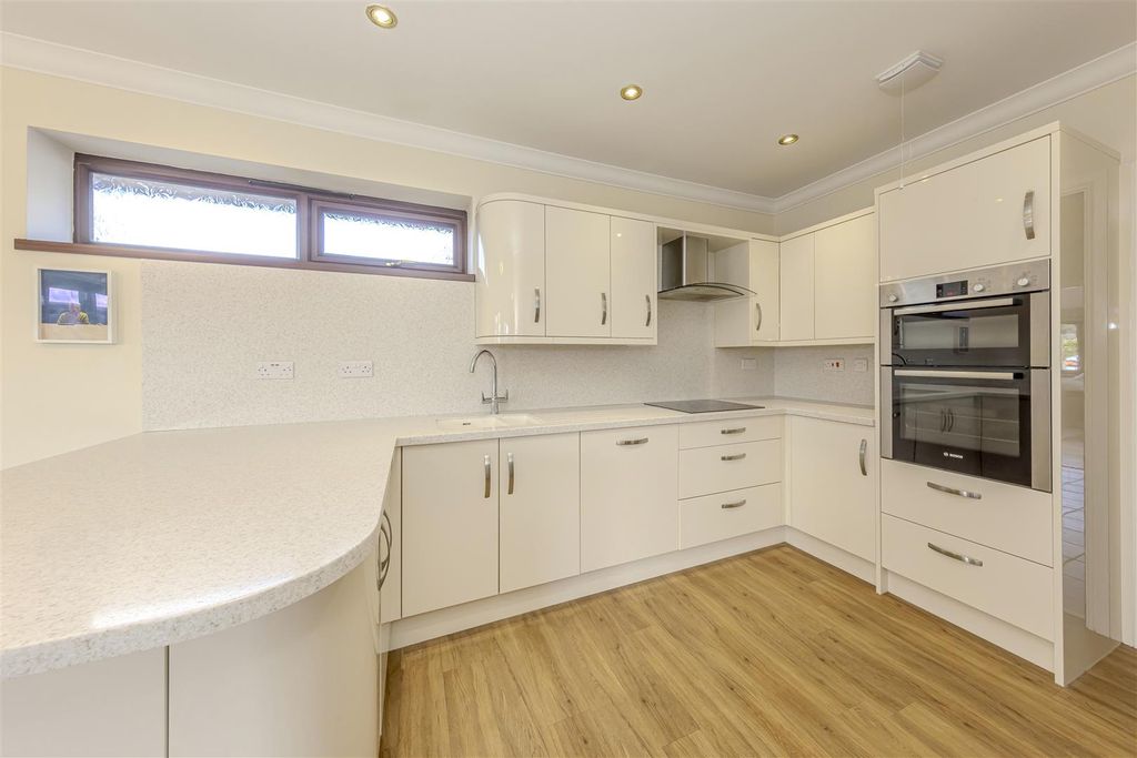 3 bed bungalow for saleCaverswall Common, Caverswall, Staffordshire ST11 photo 5