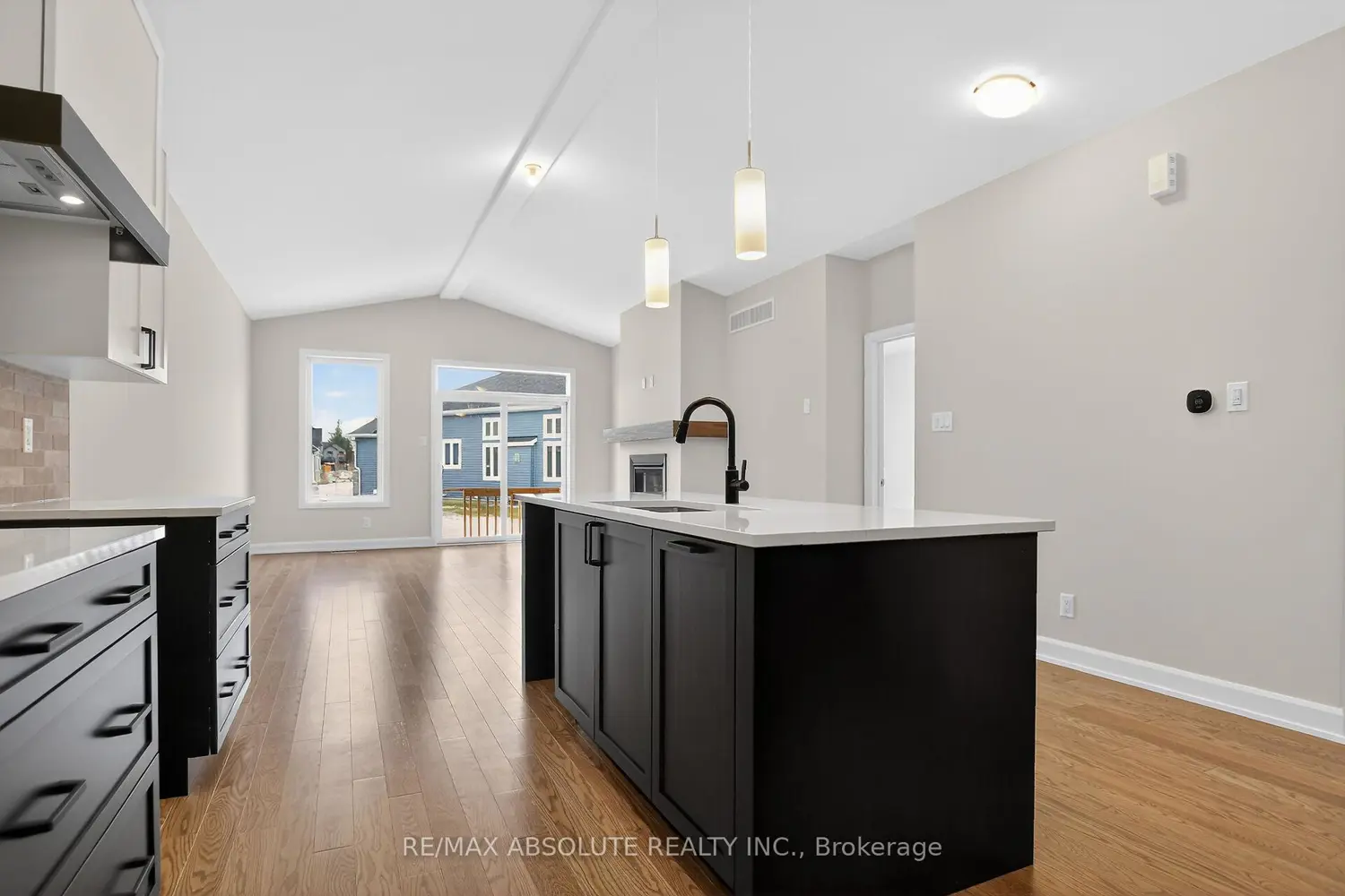 Additional image 9 of 379 Equinelle Drive