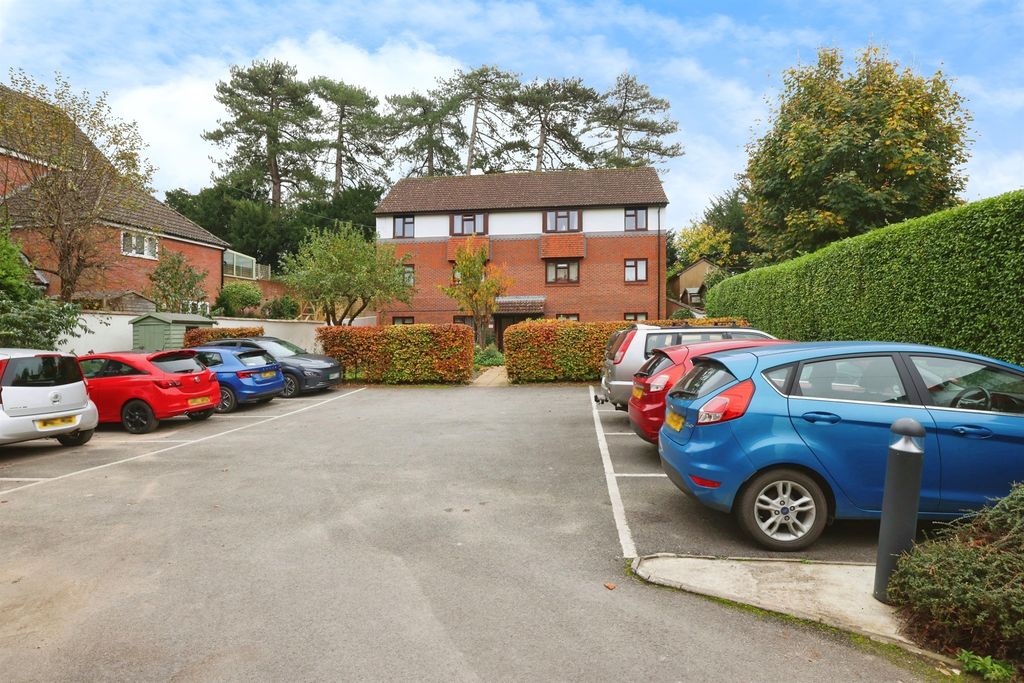 Additional image 10 of 2 bed flat for saleStratford Road, Salisbury SP1
