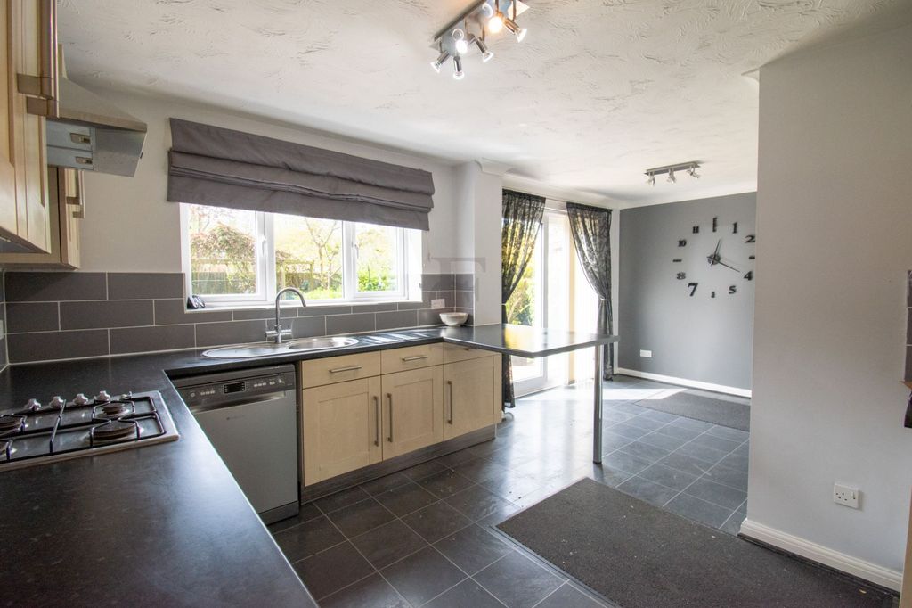 Additional image 2 of 4 bed detached house for saleHollowtree Road, Hamilton LE5
