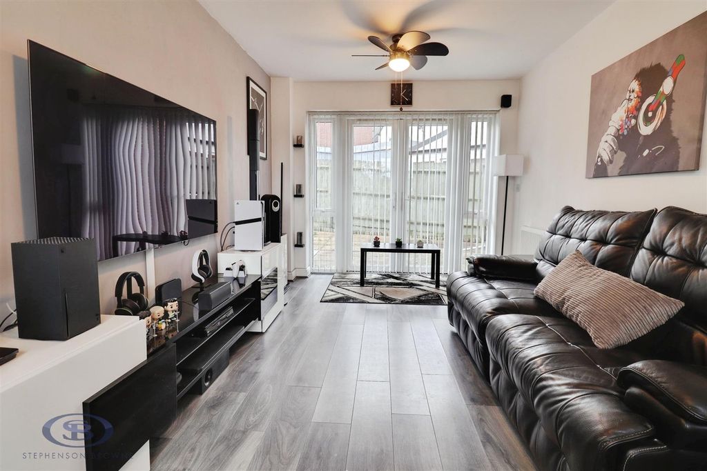 Additional image 2 of 3 bed semi-detached house for saleComet Avenue, Newcastle ST5