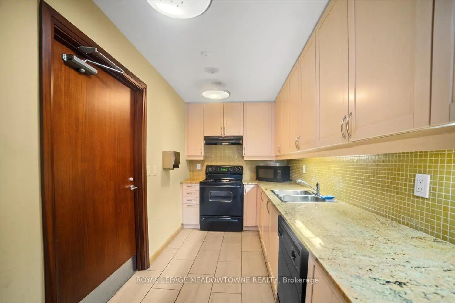 Additional image 20 of 220 Burnhamthorpe Road 914