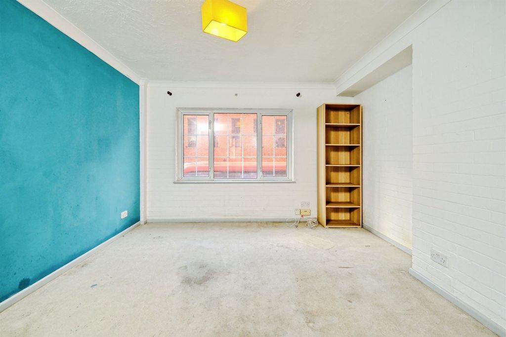 Additional image 2 of 1 bed flat for saleBrown Street, Salisbury SP1