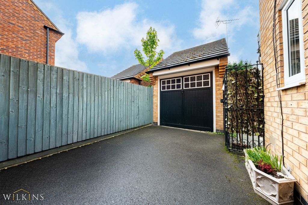 Additional image 29 of 4 bed detached house for saleField Close, Kettlebrook, Tamworth, Staffordshire B77