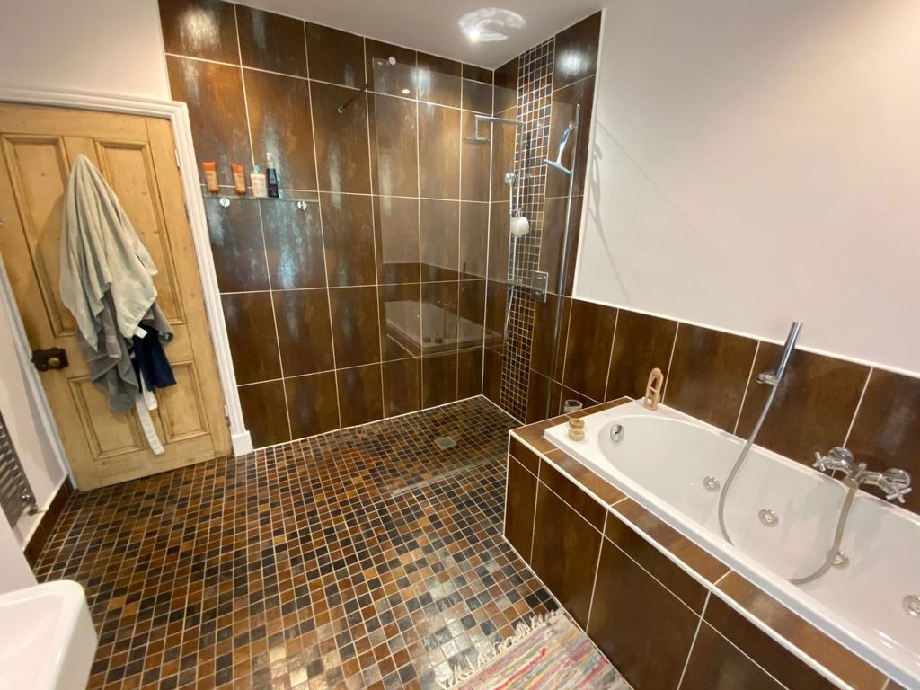 Additional image 27 of 4 bed terraced house for saleWestcotes Drive, Leicester LE3