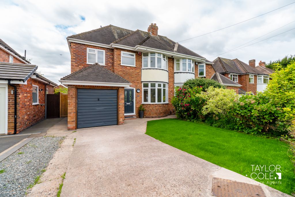 4 bed semi-detached house for saleComberford Road, Tamworth B79