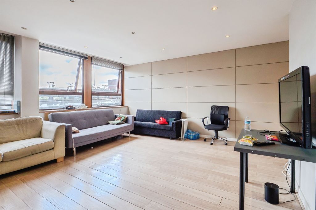 2 bed flat for saleLee Circle, Leicester LE1