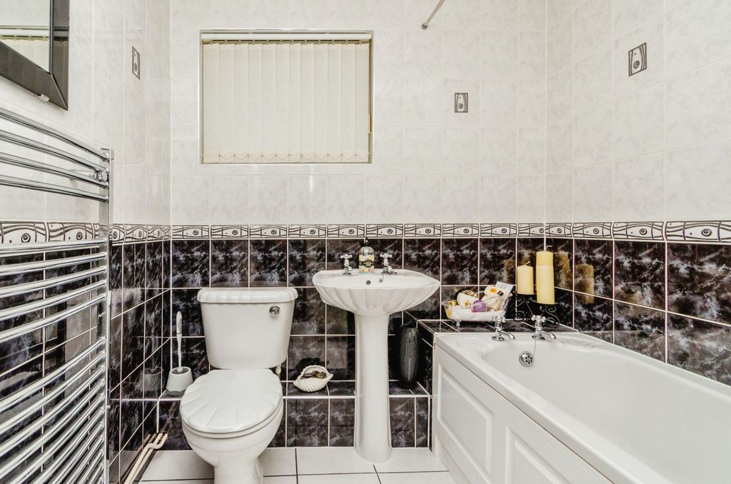 Additional image 14 of 3 bed maisonette for saleHambledon Close, Wolverhampton WV9