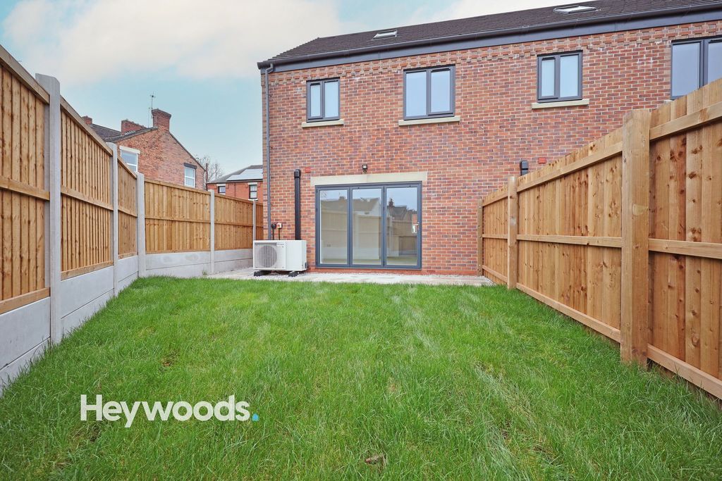 Additional image 45 of 3 bed town house for saleHeath Street, Newcastle ST5
