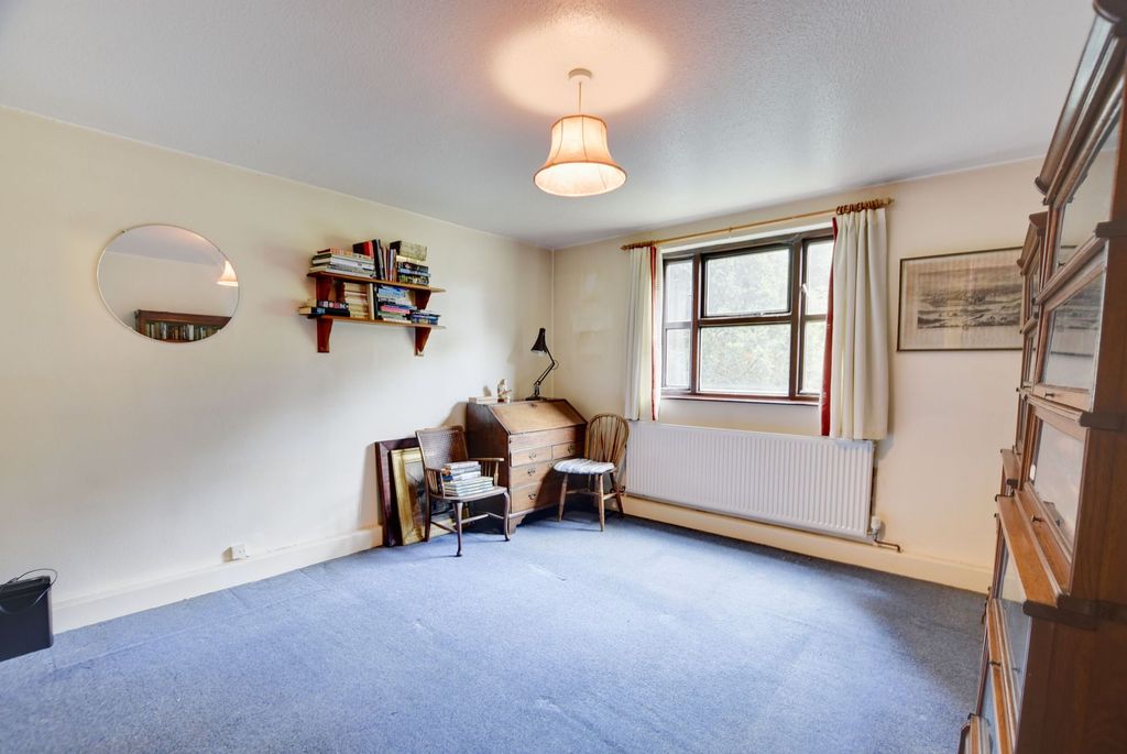 Additional image 8 of 2 bed flat for saleSt. Marys Road, Clarendon Park, Leicester LE2