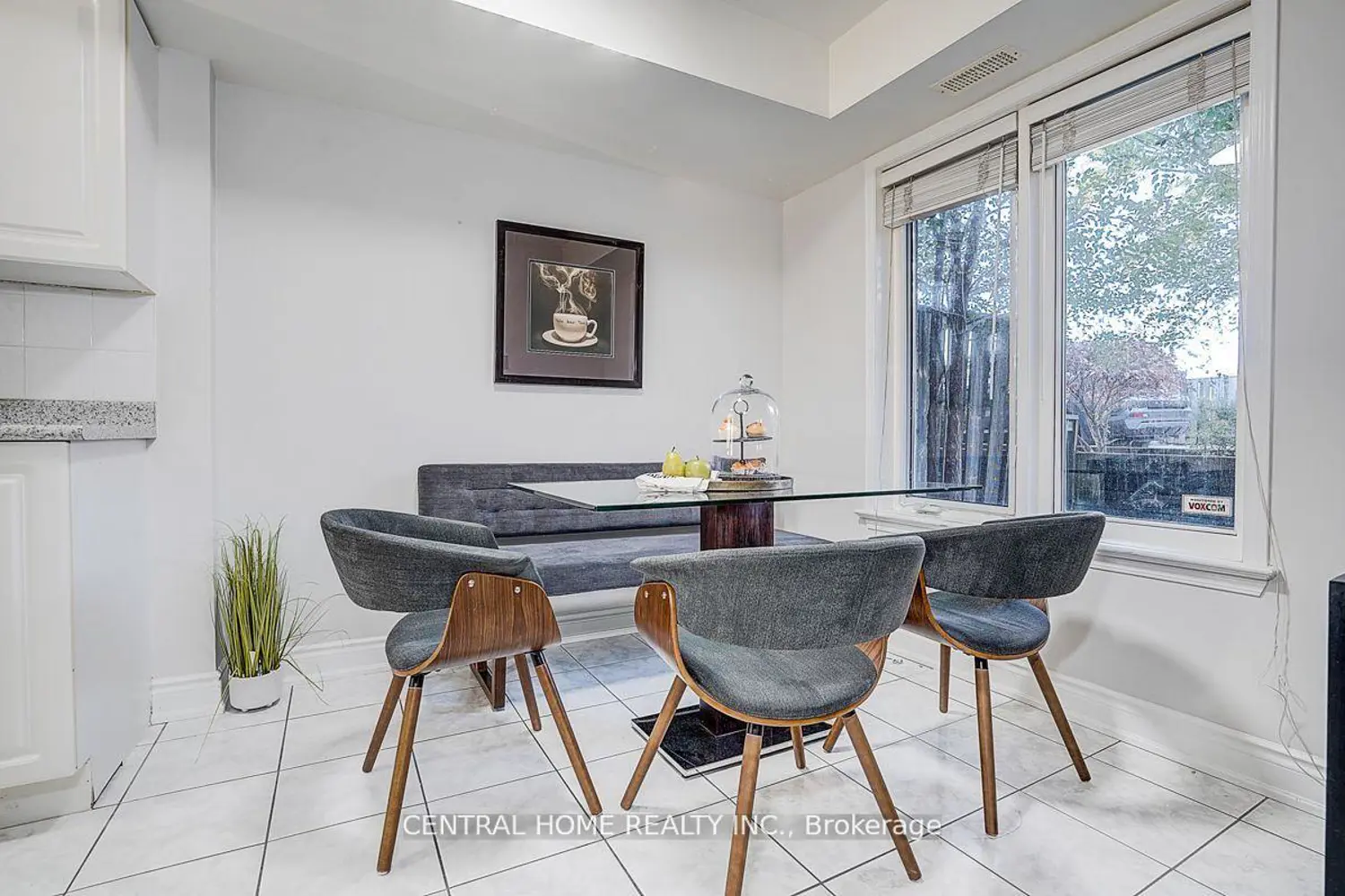 Additional image 11 of 988 Sheppard Avenue 11
