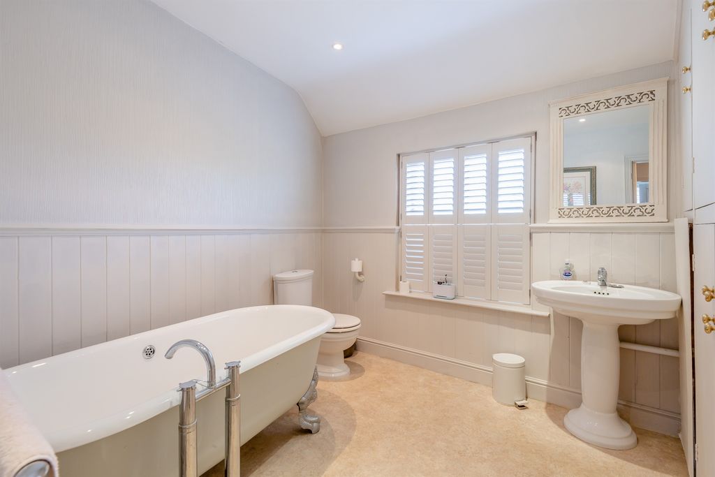 Additional image 12 of 5 bed property for saleLeicester Road, Oakham LE15