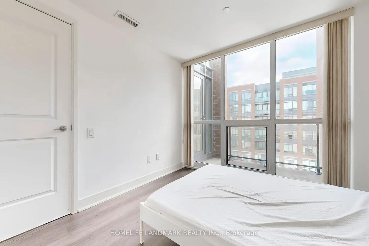 Additional image 10 of 7608 Yonge Street 513