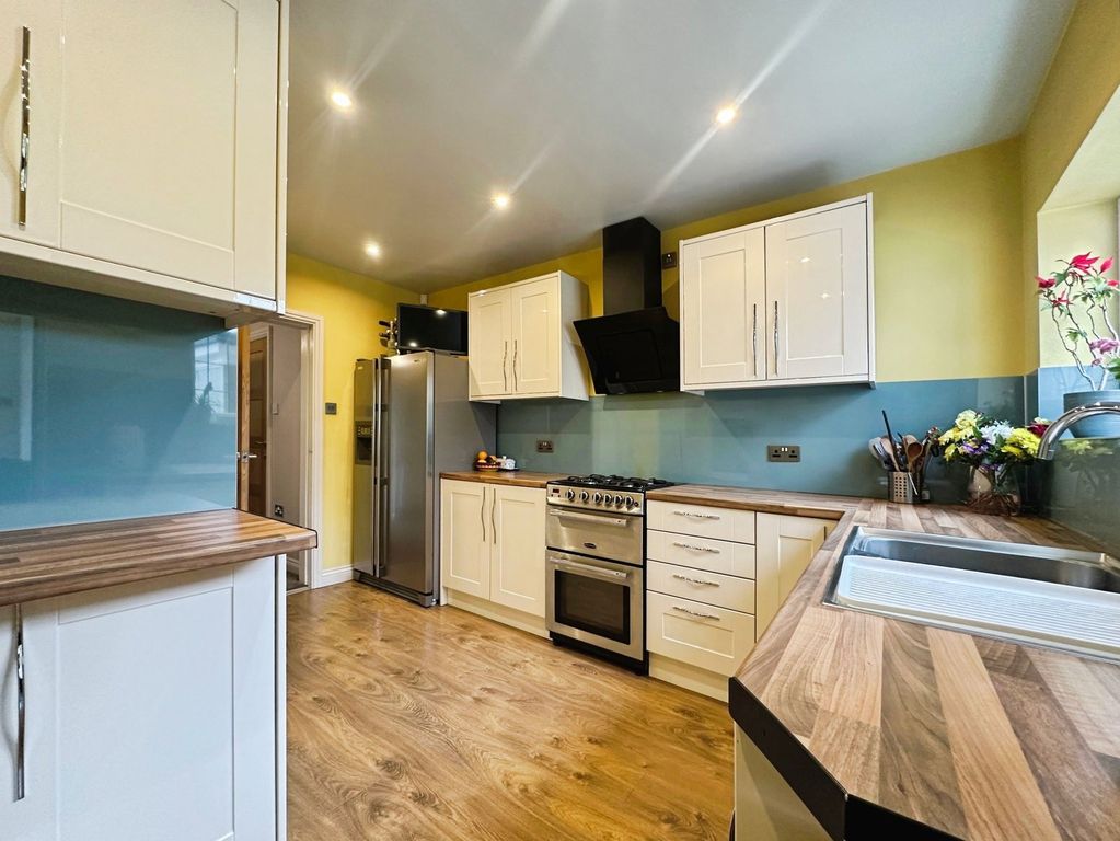Additional image 7 of 3 bed terraced house for saleCastlecroft Avenue, Castlecroft, Wolverhampton WV3