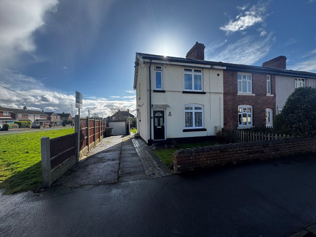 3 bed end terrace house for saleCemetery Road, Cannock, Staffordshire WS11