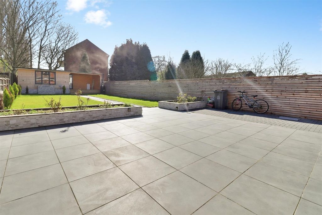 Additional image 31 of 4 bed semi-detached house for saleLower Milehouse Lane, Newcastle ST5