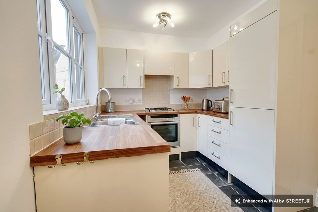 Additional image 3 of 2 bed flat for salePrincess Road East, Leicester LE1