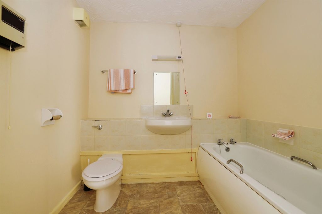 Additional image 6 of 2 bed flat for saleStratford Road, Salisbury SP1