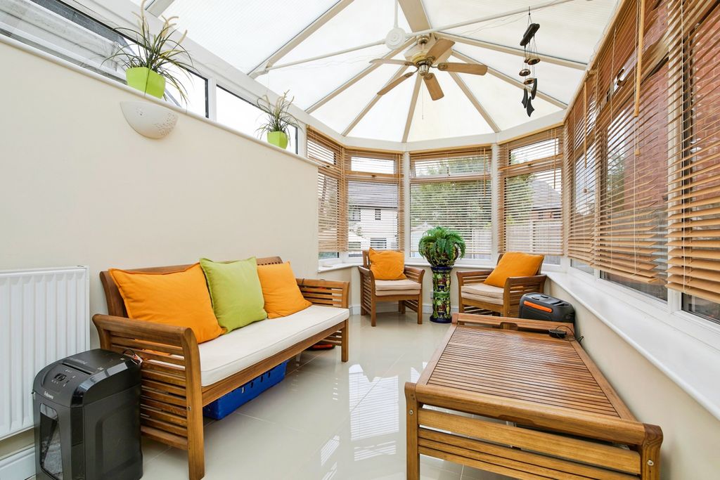 Additional image 4 of 4 bed semi-detached house for saleAbbot Close, Burton-On-Trent DE14