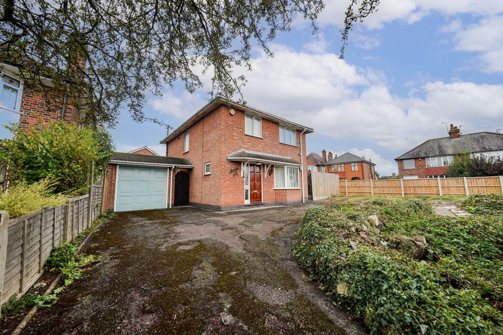 Additional image 2 of 4 bed detached house for salePark Hill Drive, Leicester, Leicestershire LE2