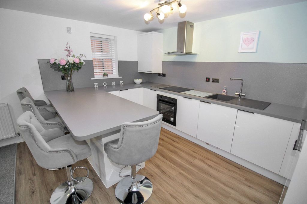 Additional image 2 of 2 bed flat for saleCloatley Crescent, Royal Wootton Bassett, Swindon, Wiltshire SN4