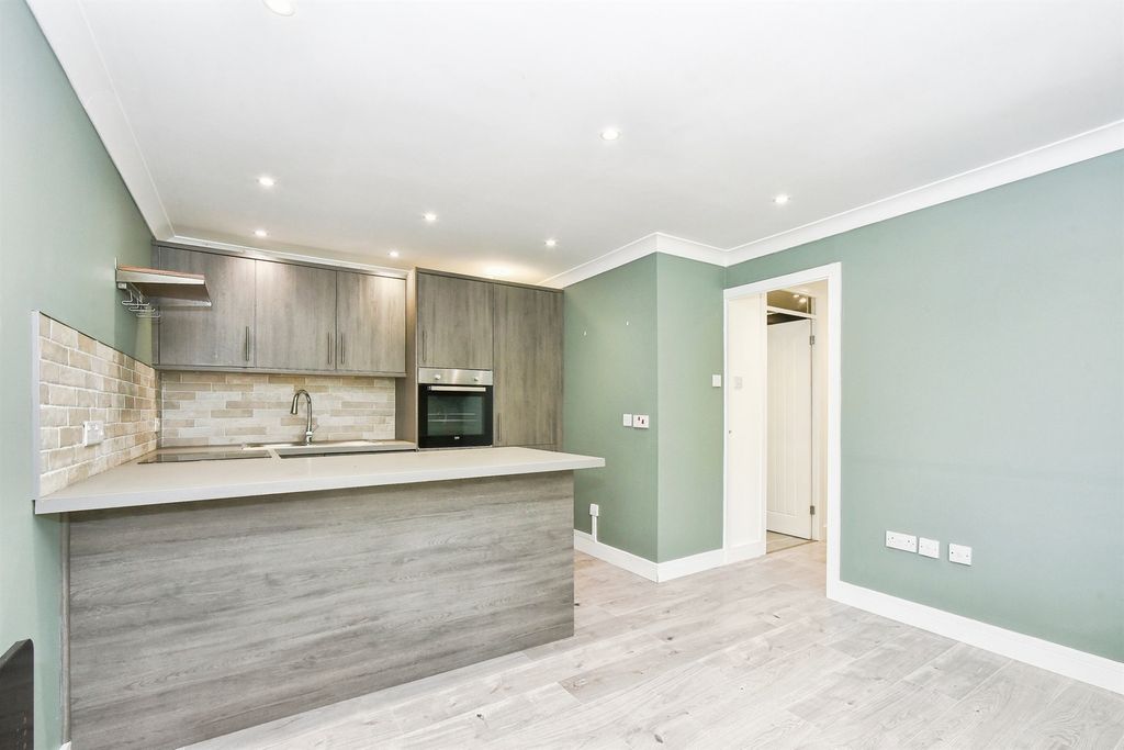 Additional image 2 of 1 bed flat for saleGlenville Close, Royal Wootton Bassett, Swindon SN4