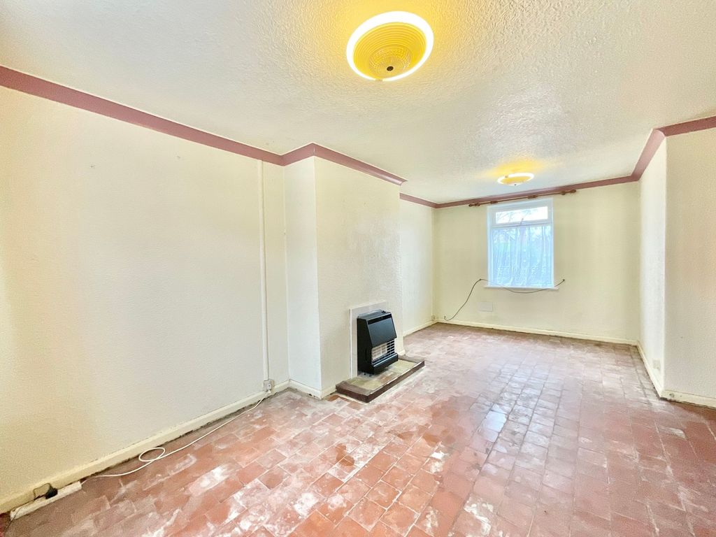 Additional image 2 of 3 bed semi-detached house for saleWhitfield Avenue, Newcastle ST5