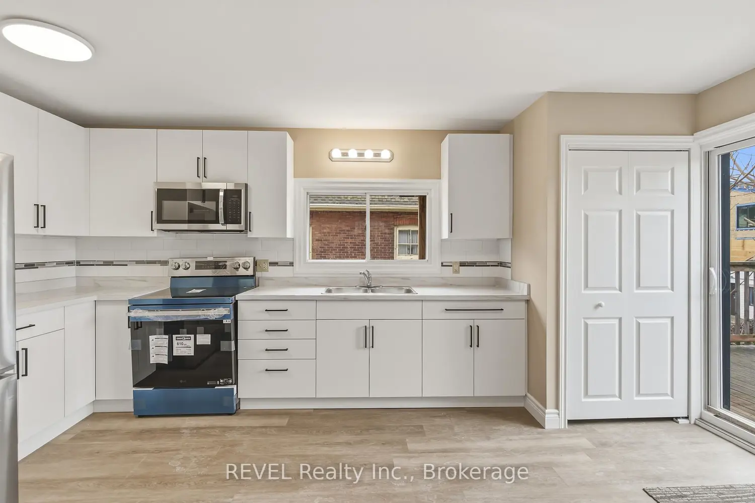Additional image 11 of 184 Queenston Street