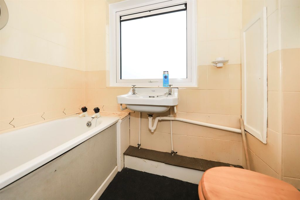 Additional image 11 of 2 bed maisonette for saleWarstones Road, Penn, Wolverhampton WV4