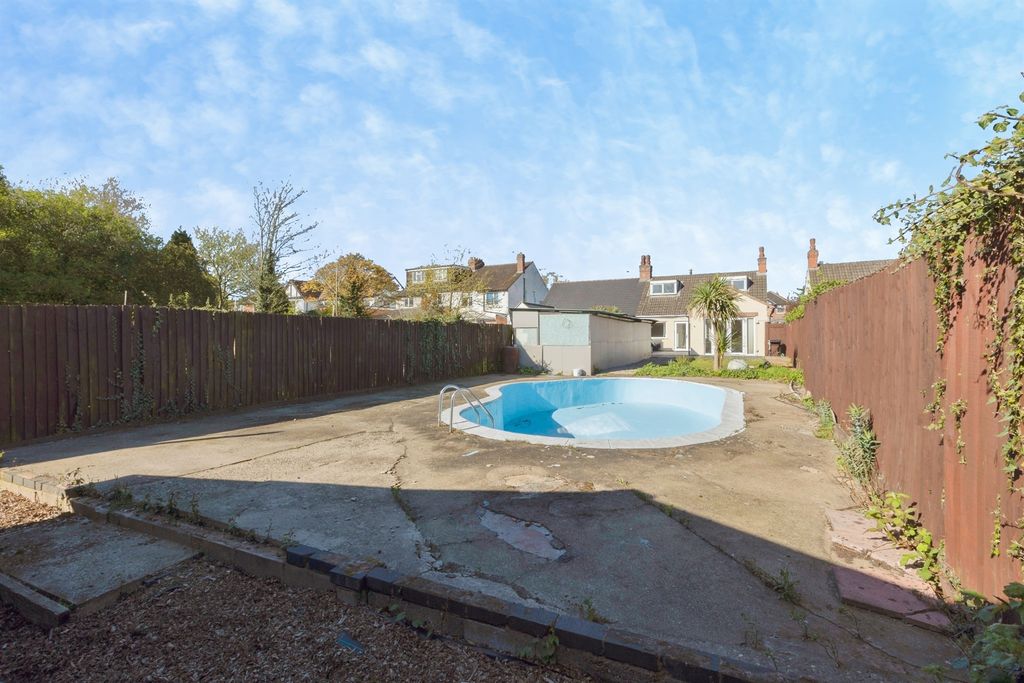 Additional image 6 of 4 bed semi-detached house for saleLoughborough Road, Birstall, Leicester LE4
