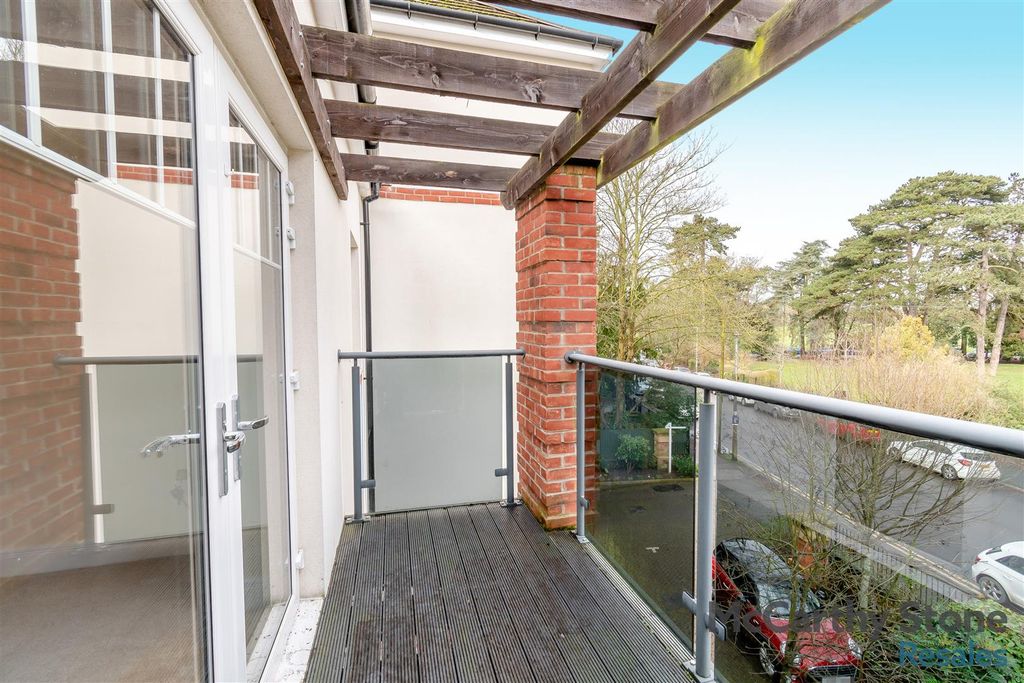Additional image 8 of 1 bed flat for saleWolsey Court, Knighton Park Road, Leicester LE2