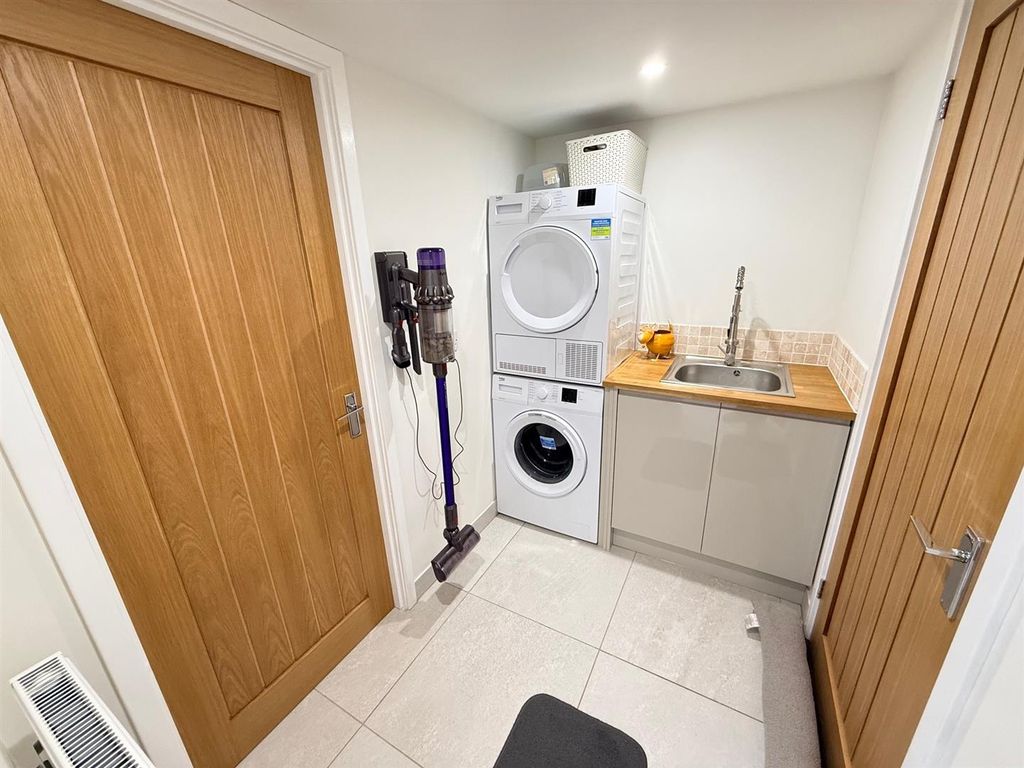 Additional image 8 of 3 bed detached bungalow for saleLaburnum Close, Kinver, Stourbridge DY7