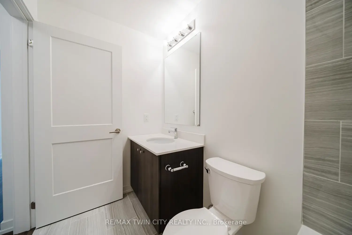 251 Northfield Drive 505 photo 4