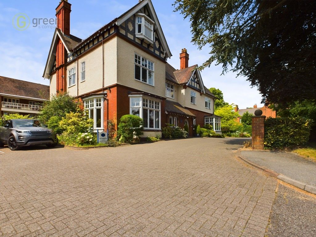 2 bed flat for saleFour Oaks Road, Four Oaks, Sutton Coldfield B74