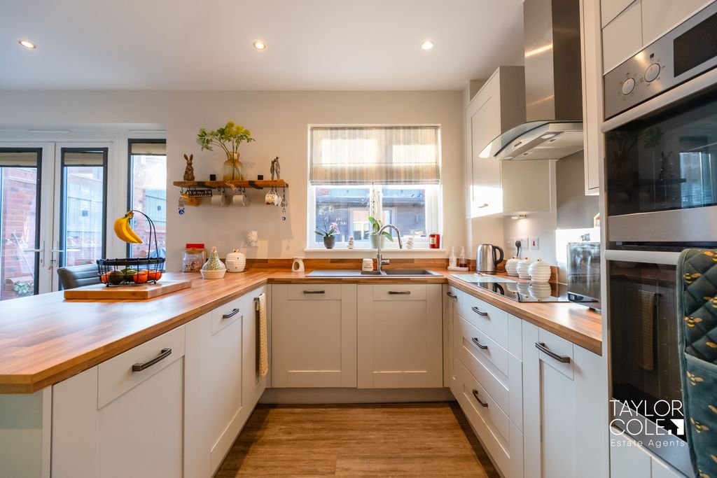 Additional image 10 of 3 bed detached house for saleStretton Close, Amington, Tamworth B77