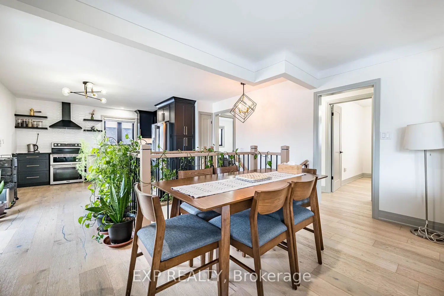 Additional image 16 of 7623 Chorozy Street