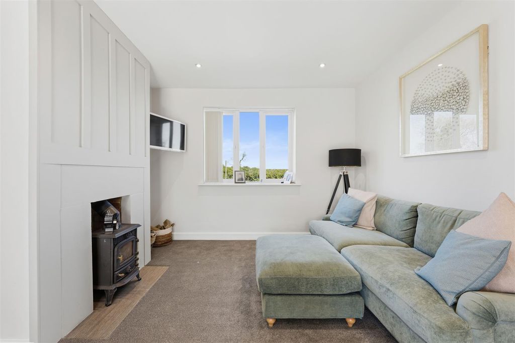 Additional image 16 of 3 bed semi-detached house for sale- Northampton Road, Welford NN6