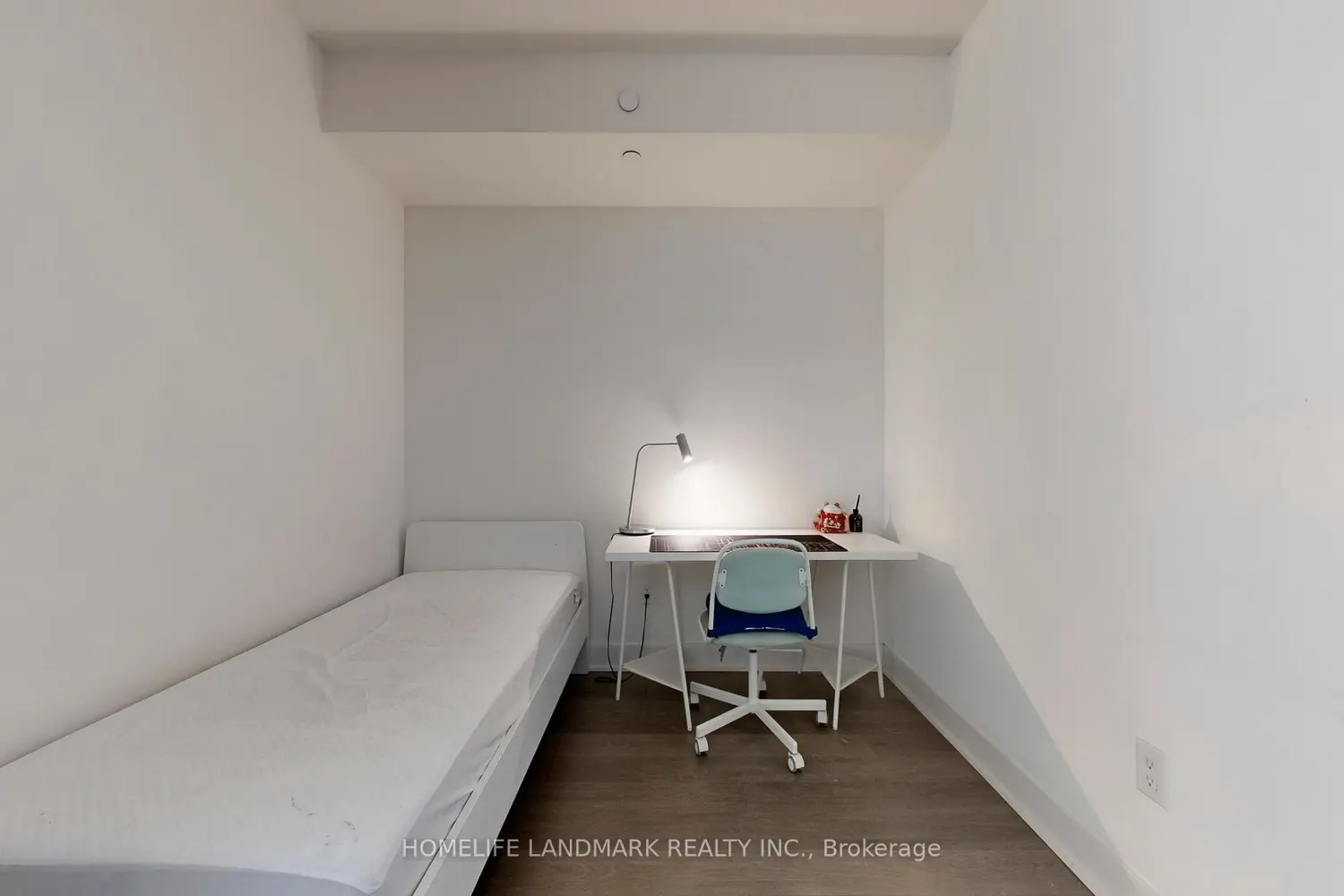 Additional image 12 of 7608 Yonge Street 513